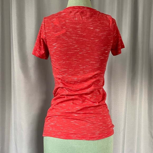 NWT NBA Philadelphia 76ers Basketball Women’s V-neck T-shirt, in Heather Red - Picture 2 of 8